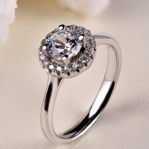 White Cubic Zirconia Round Silver Ring for Woman
